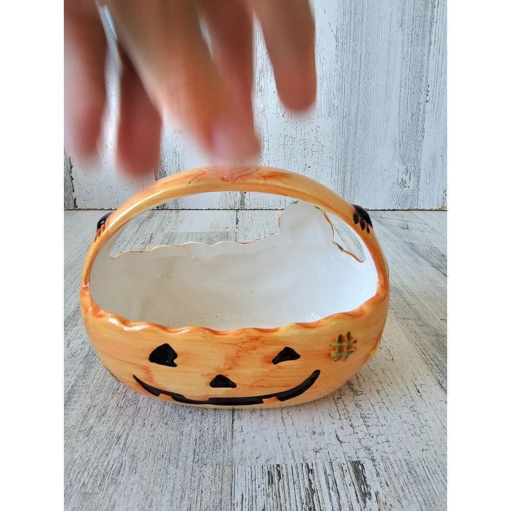 Ades pumpkin basket ceramic Halloween decor spider